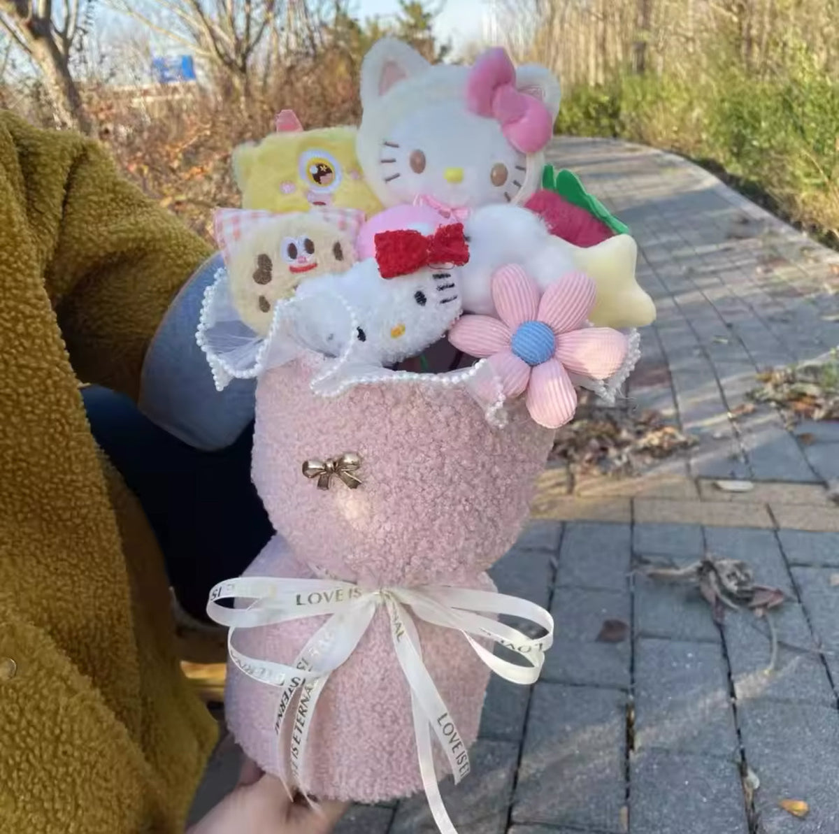 HK Fluffy Pink Vail Flower Bouquet