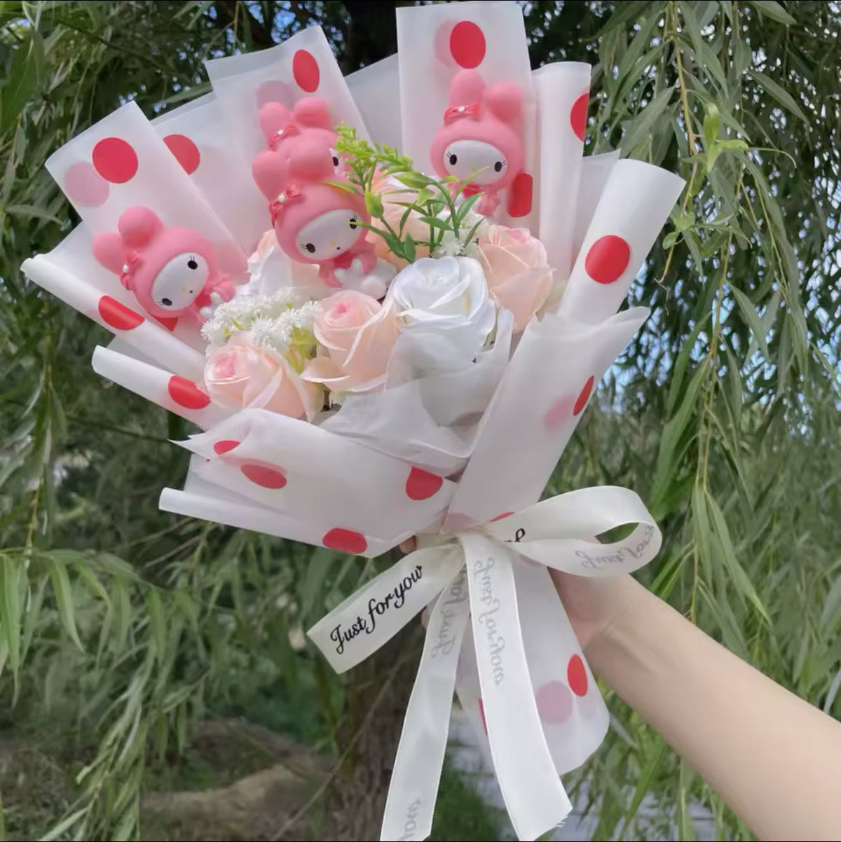 Melody Polka Dot White Vail Flower Bouquet